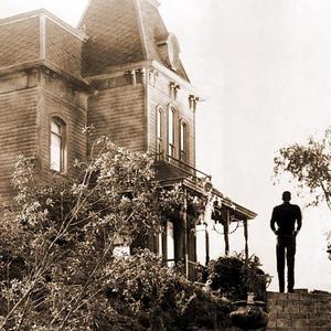 巨茎人妖自吸出精:
