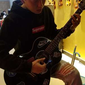 巨茎人妖自吸出精:
